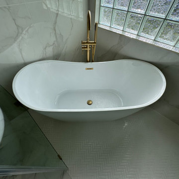 Contemporary Master Bathroom in Katy