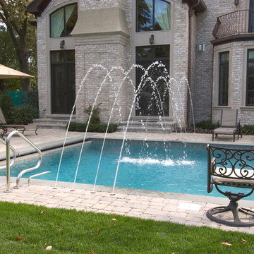 Highland Park, IL Swimming Pool and Raised Water Wall