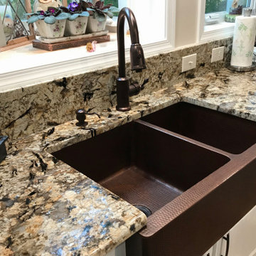 33" Hammered Copper Apron Front 60/40 Double Basin Kitchen Sink (KA60DB33229)