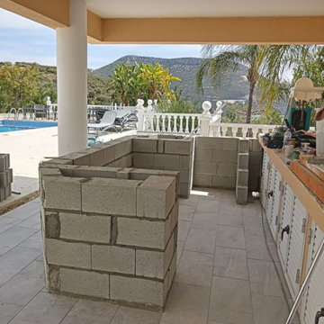 Outside Bar