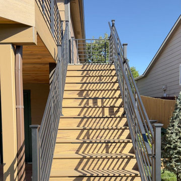4'-Wide Closed Deck Stairs