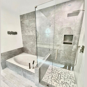 Luxurious Bathroom at Uptown Dallas