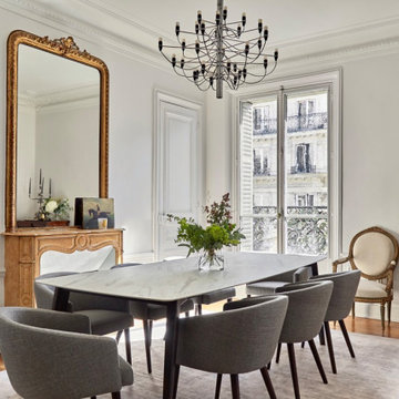 In Paris a Chic and Bright Apartment Rue de Rennes