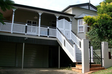 This is an example of a transitional home design in Brisbane.