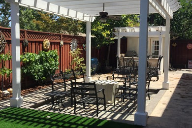 Patio - contemporary patio idea in San Francisco