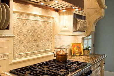 Example of a kitchen design in Los Angeles