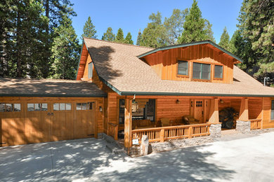 Craftsman exterior home idea in Sacramento