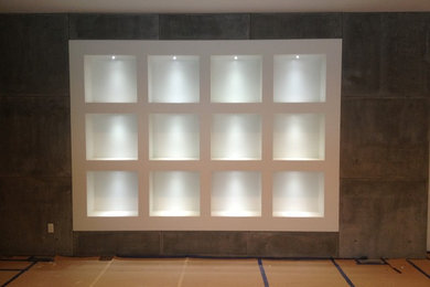 Example of a minimalist home theater design in Seattle