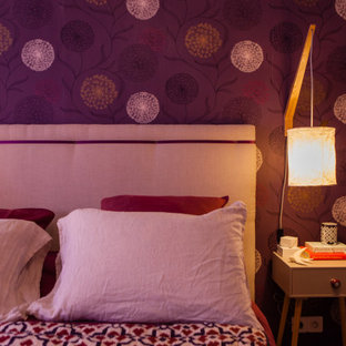 Chambre avec un mur violet et du papier peint : Photos et ...