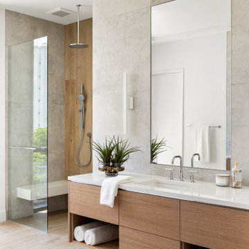 En Pointe Bathroom