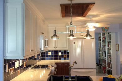 Example of a classic kitchen design in Miami
