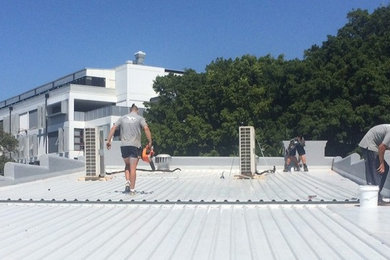 Großes, Zweistöckiges Haus mit Flachdach in Sydney