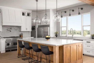 Example of a kitchen design in Dallas