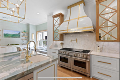 Example of a kitchen design in Dallas