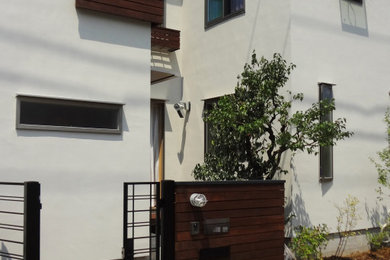 東京23区にあるお手頃価格の中くらいな和モダンなおしゃれな家の外観 (長方形) の写真