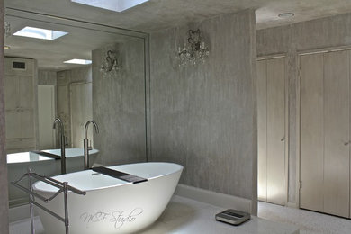 Example of a classic bathroom design in Houston