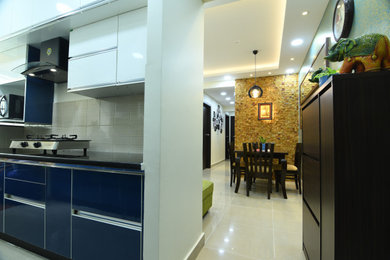 バンガロールにあるモダンスタイルのおしゃれなキッチンの写真