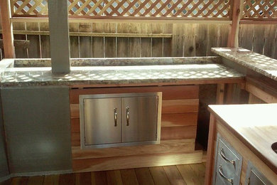Example of a minimalist kitchen design in Sacramento