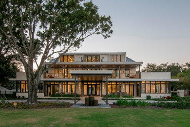 Inspiration for a contemporary three-story exterior home remodel in Tampa