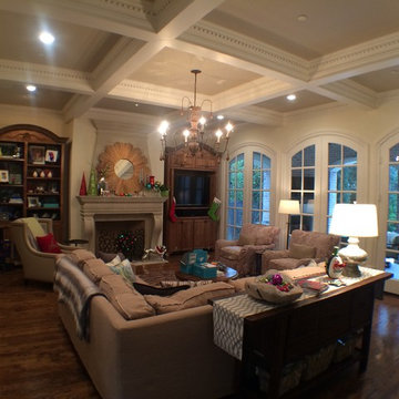 Traditional Architecture - Contemporary Furnishings