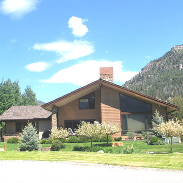 Moderate sized ranch style