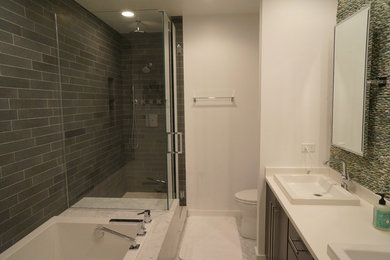 Inspiration for a modern bathroom remodel in Chicago