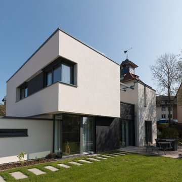 Ensemble mit Glockenturm