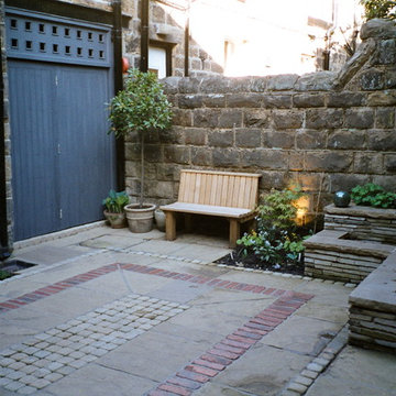 Courtyard Garden for Entertaining