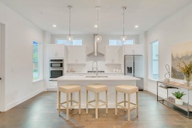 Kitchen - modern kitchen idea in Orlando