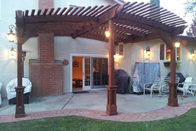 Inspiration for a timeless patio remodel in San Francisco