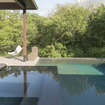 Modern Spa and Infinity Edge Pool