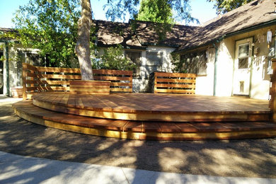 Inspiration for a mid-sized craftsman backyard deck remodel in Los Angeles with no cover