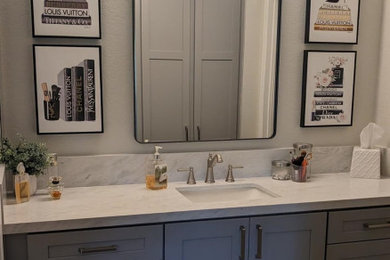 Example of a transitional bathroom design in Orange County