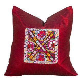 https://st.hzcdn.com/fimgs/3ee16d15028bcb55_7523-w320-h320-b1-p10--contemporary-decorative-pillows.jpg