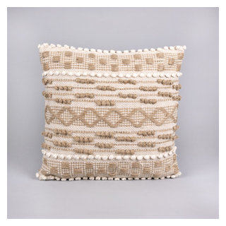 https://st.hzcdn.com/fimgs/3ee16e9201fa2677_8165-w320-h320-b1-p10--scandinavian-decorative-pillows.jpg