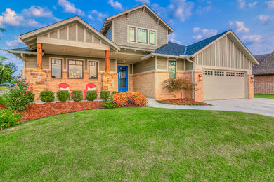 Transitional exterior home idea in Oklahoma City