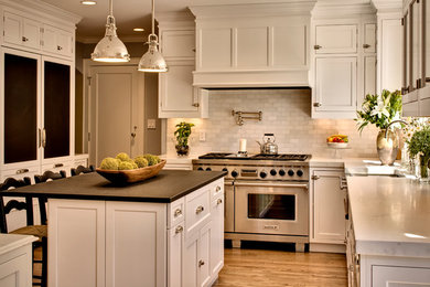 Example of a trendy kitchen design in Milwaukee