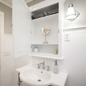 Key St - Vintage Bathroom