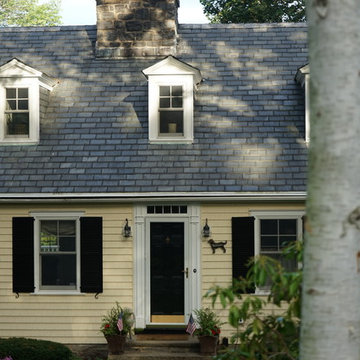 Alside Pelican Bay, Adobe Cream, Cape Cod Cedar Shake Siding. North Haven CT.