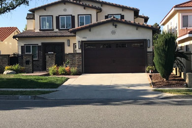 Arts and crafts home design photo in Los Angeles