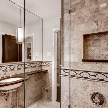 Drama and Distinction in a Master Bath