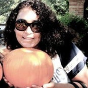 Hillary Molinar's photo