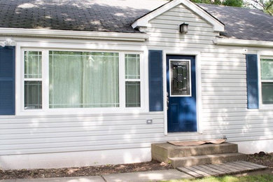 Example of a classic exterior home design in Chicago