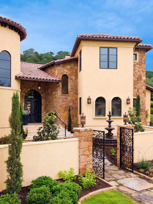 Stucco Courtyard Wall | Houzz