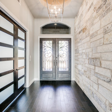 Transitional: 3,069 ft²/4 bd/3.5 bth/1ST
