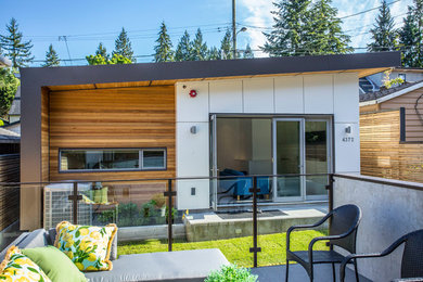 Inspiration for a contemporary exterior home remodel in Vancouver