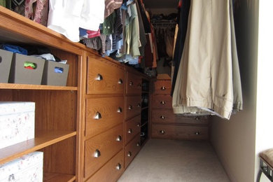 Elegant closet photo in Philadelphia