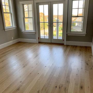 HUNTINGTON: 8" & 4" CHARACTER GRADE HERITAGE WHITE OAK INSTALLED & FINISHED