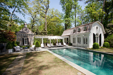 Poolhouse with Covered Walk