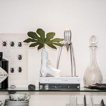 furnishing / styling / decorating apartment